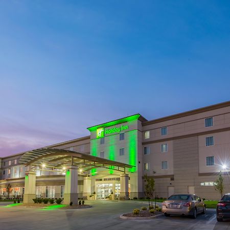 Holiday Inn Salina By Ihg Екстер'єр фото
