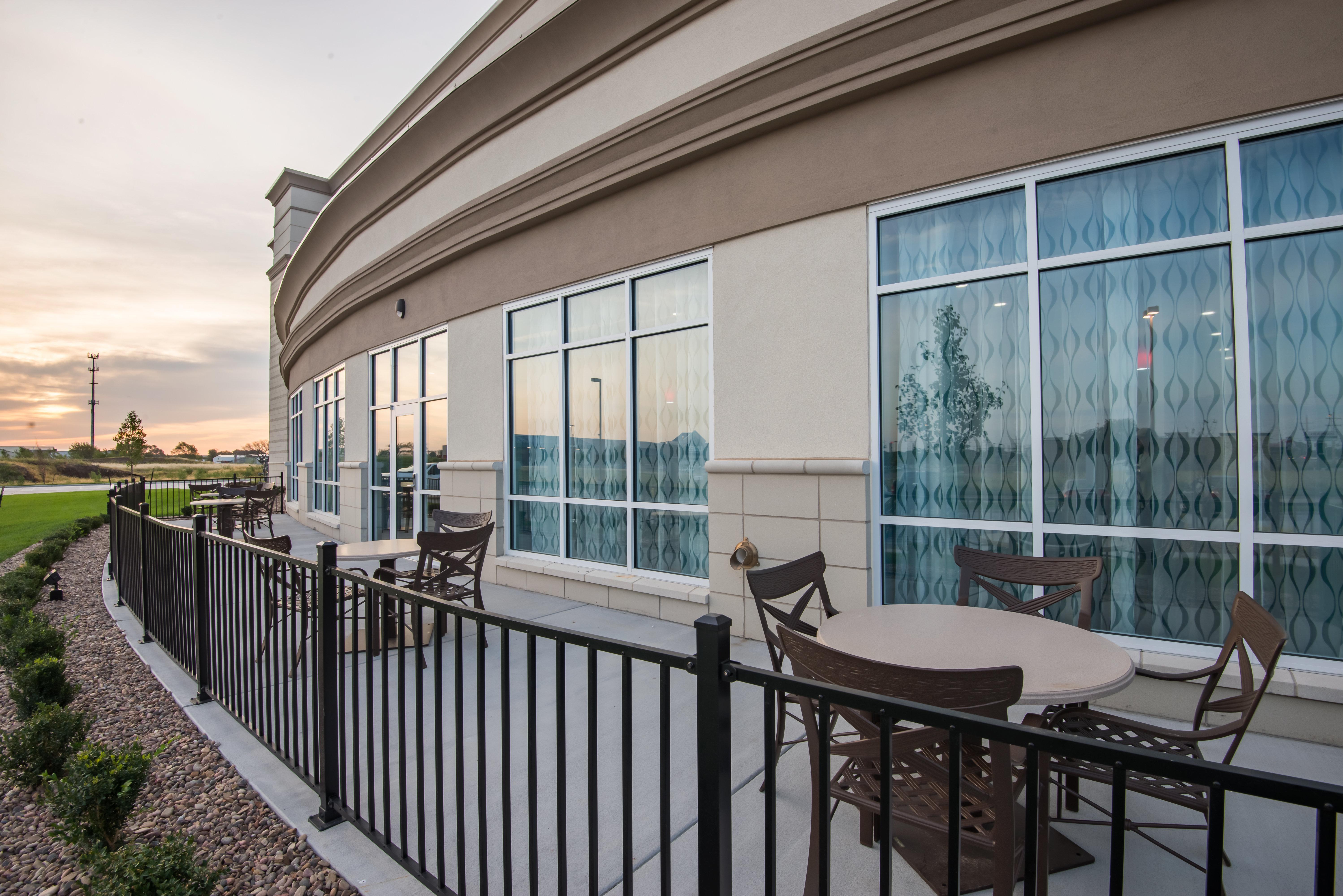Holiday Inn Salina By Ihg Екстер'єр фото