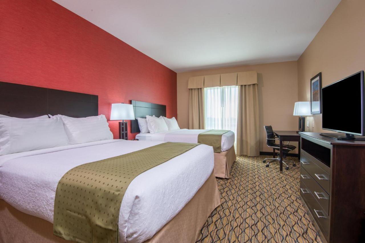 Holiday Inn Salina By Ihg Екстер'єр фото