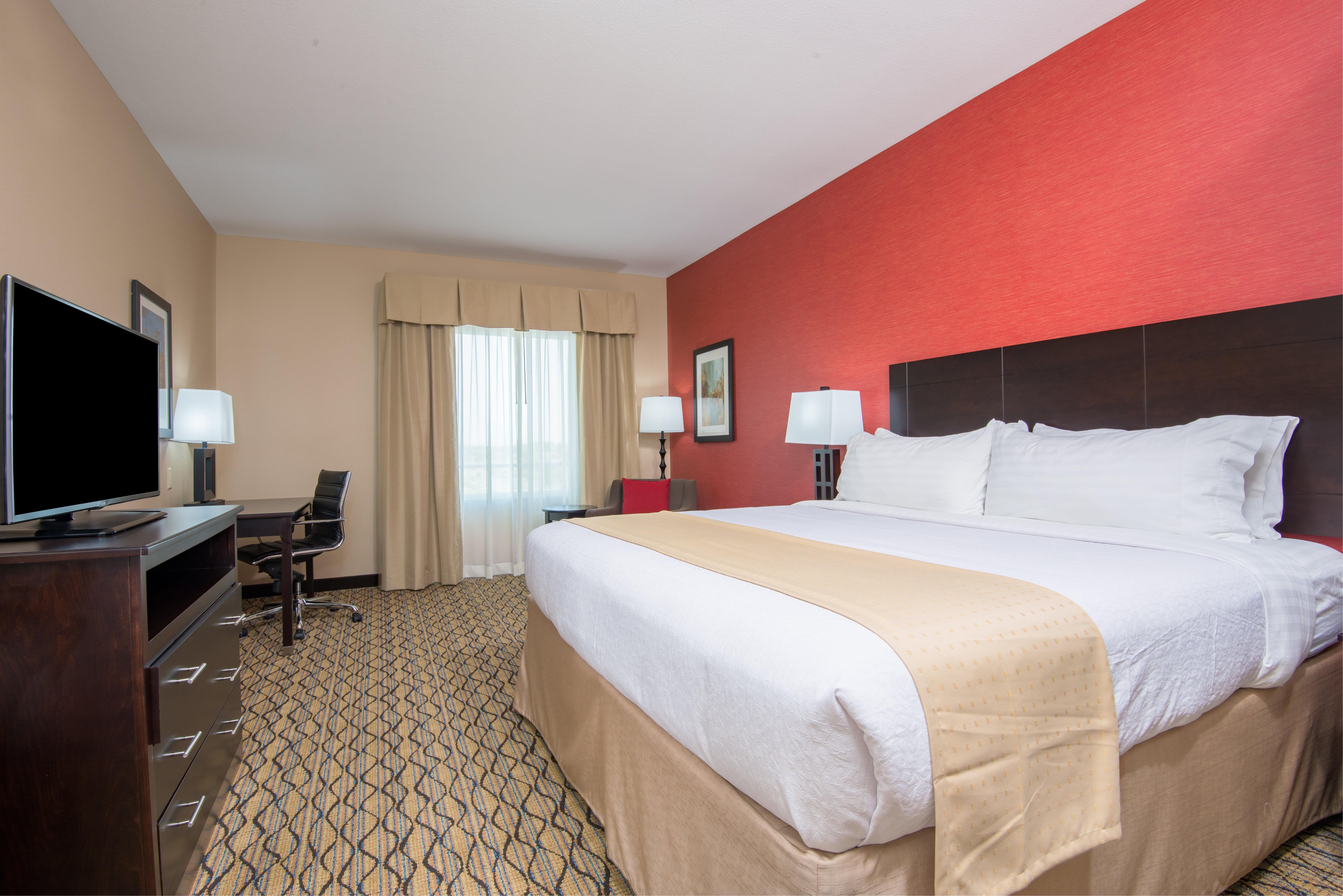 Holiday Inn Salina By Ihg Екстер'єр фото