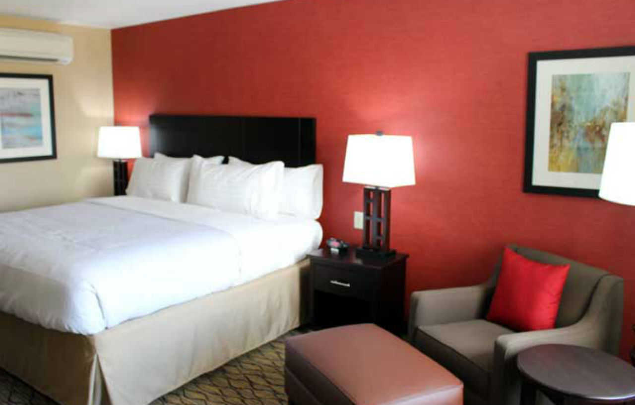 Holiday Inn Salina By Ihg Екстер'єр фото